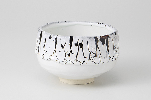 粉引き黒流し 抹茶碗