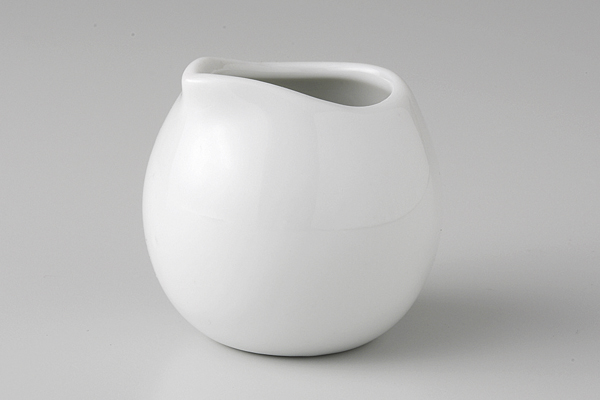 白 ピッチャー小