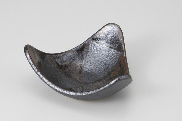 黒志野 三角小鉢(小)