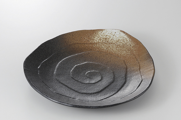 黒備前吹き 三角9.0皿