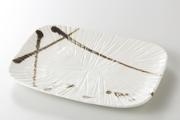 金色流し彫十草型 盛皿