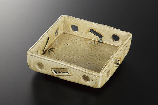 黄瀬戸 すかし鉢