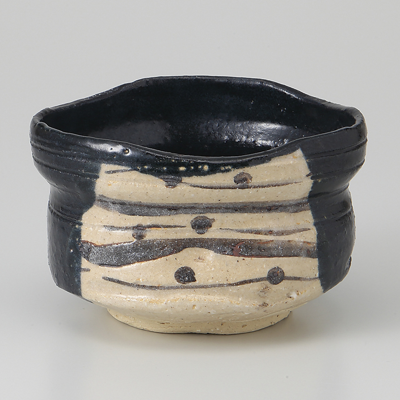 黒織部 抹茶型小鉢