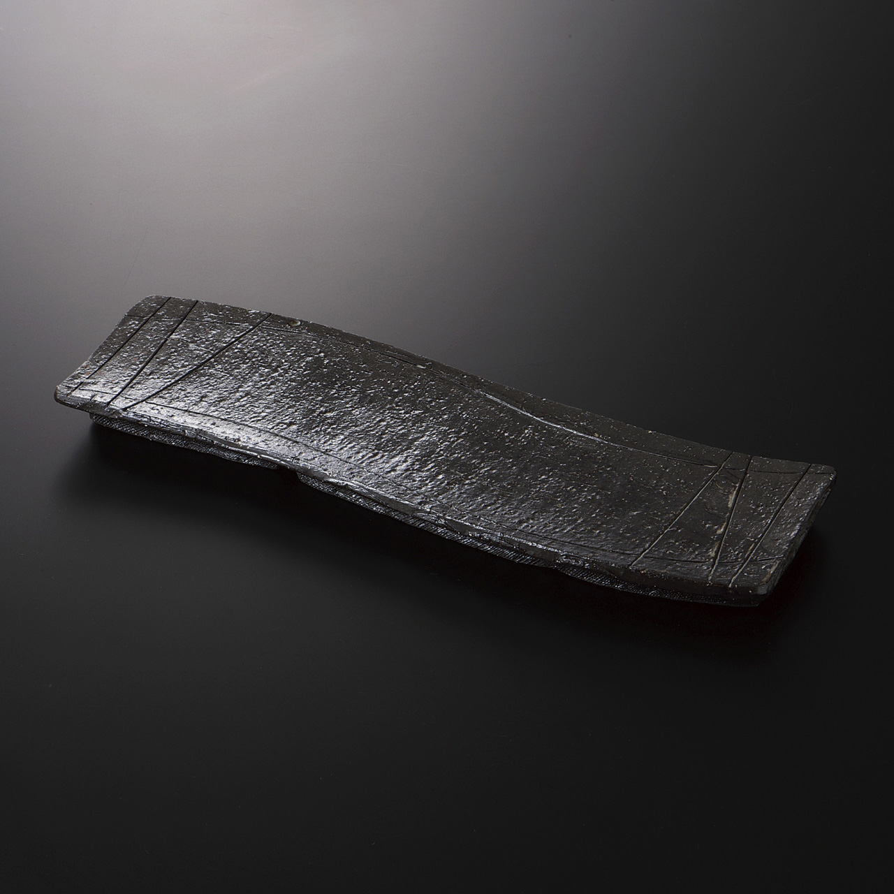 黒伊賀 波型付出皿