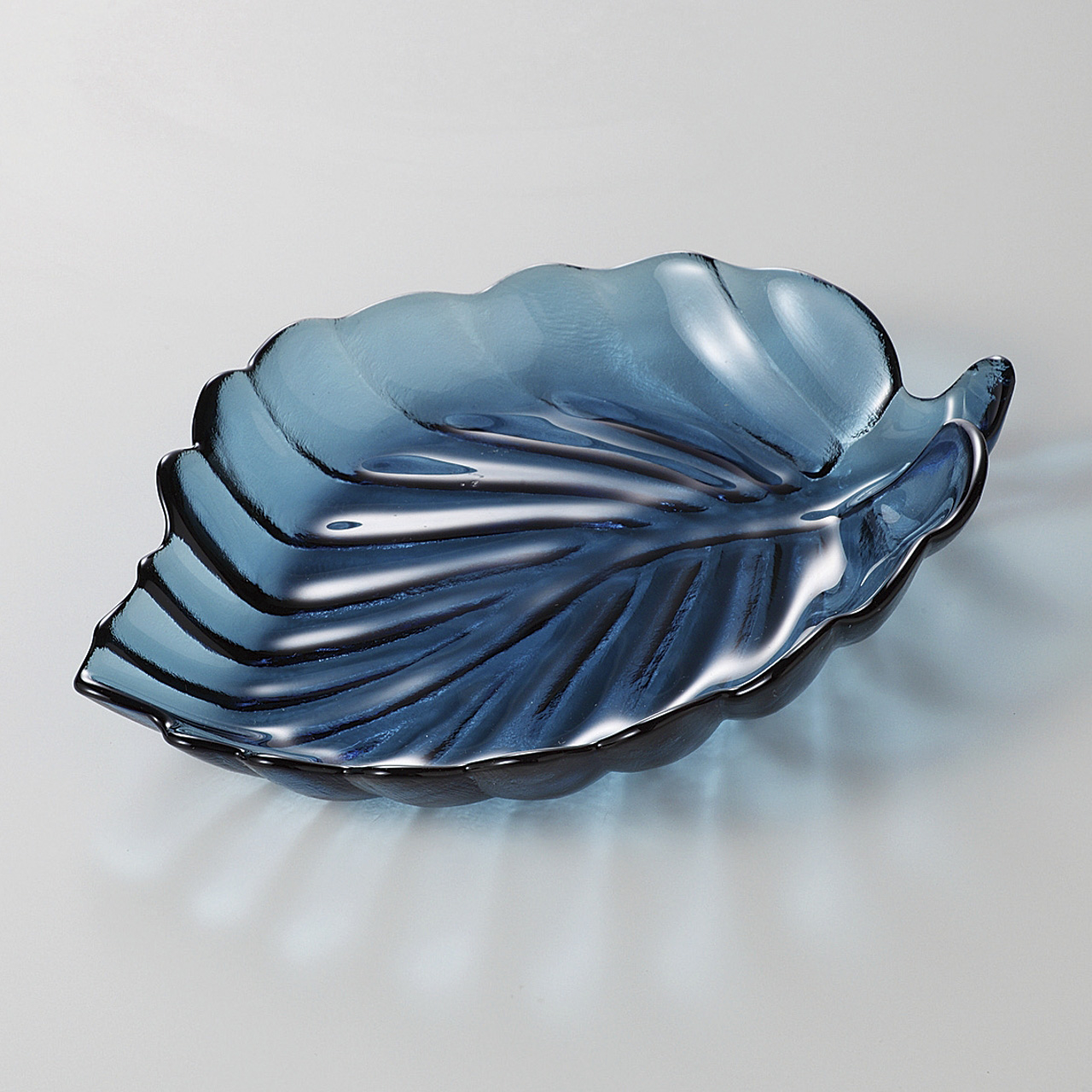 ダークブルー 葉型皿