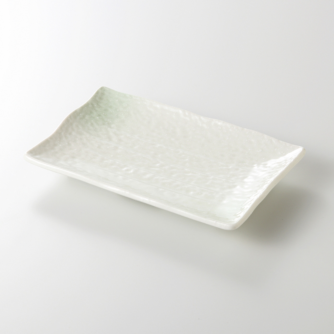 グリーン吹彫入 6．0焼物皿