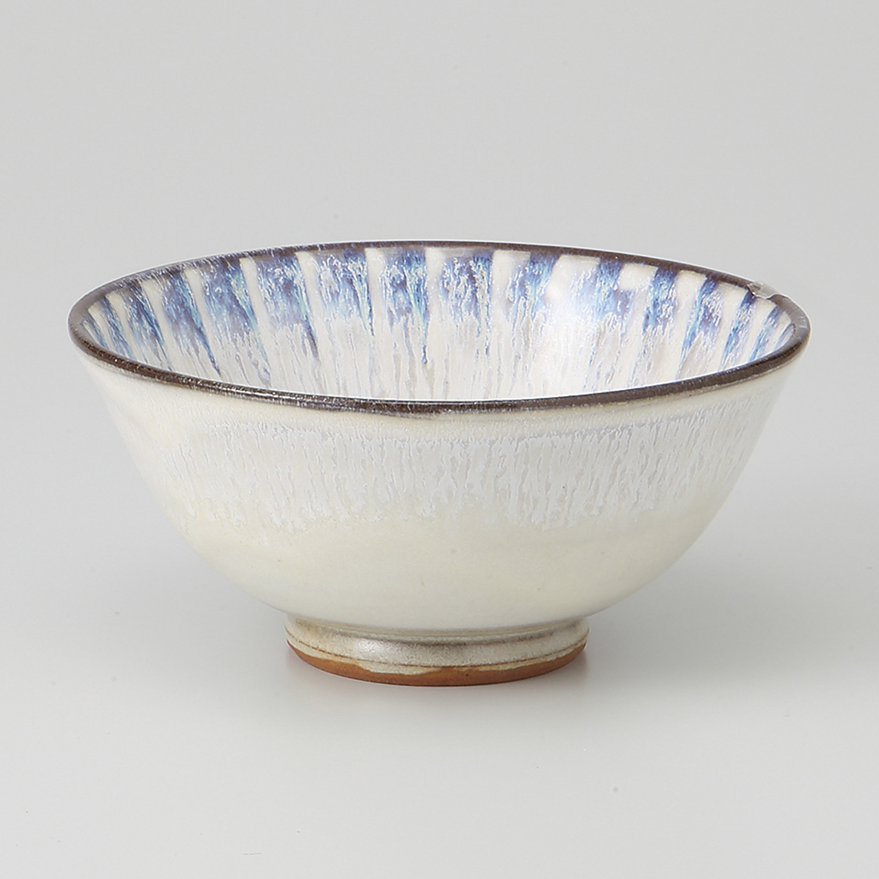 塗分十草ミルク 茶碗（青流し）