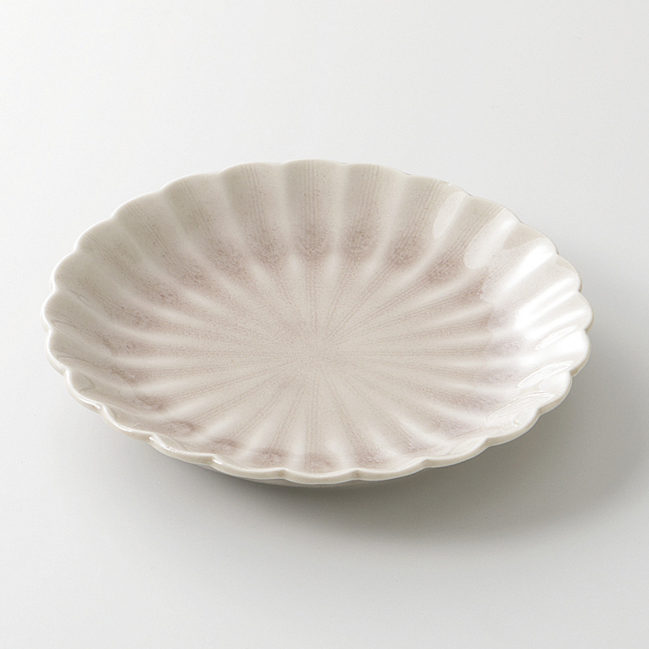 桜灰釉 菊型4．0丸皿