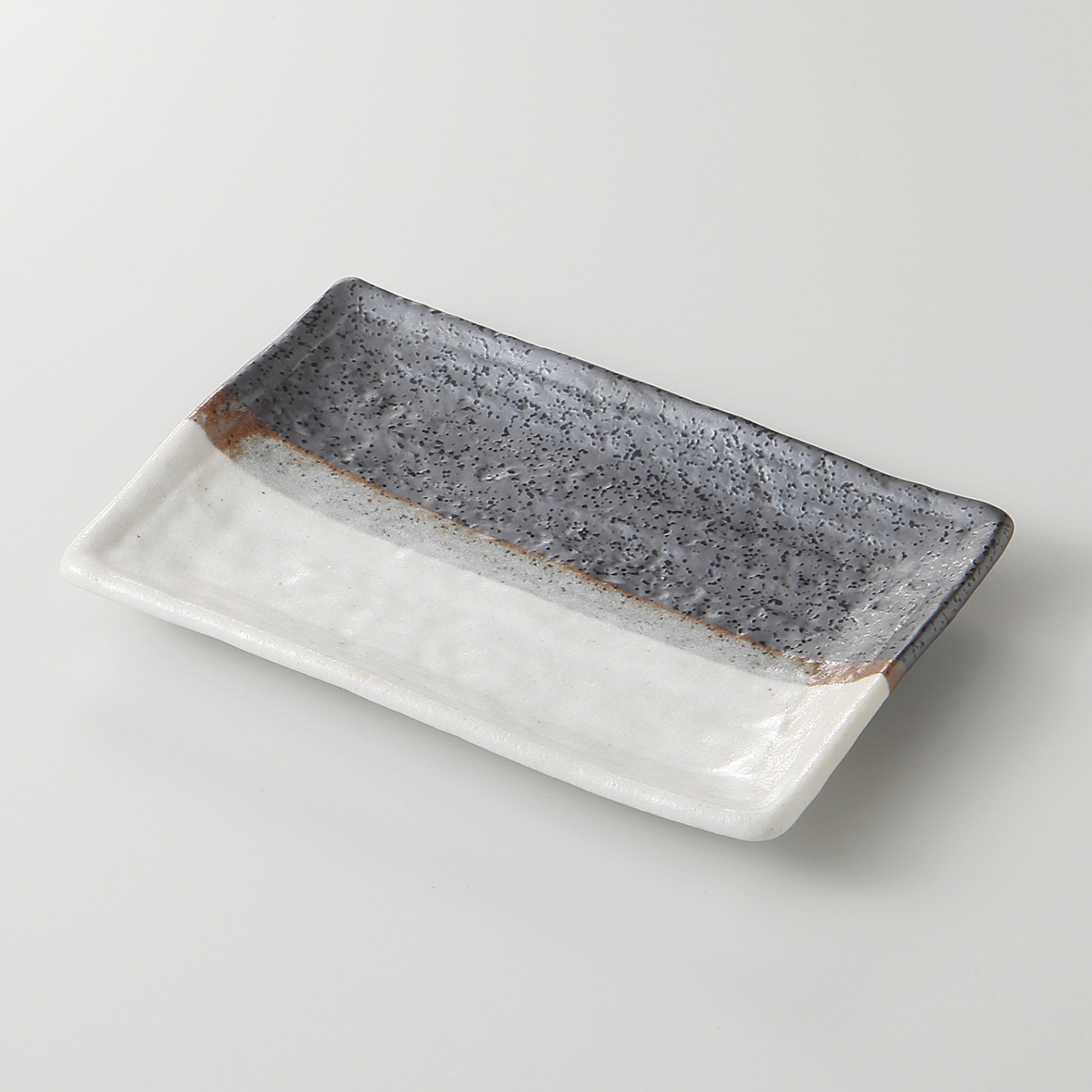 白黒掛け分け ６．０焼物皿