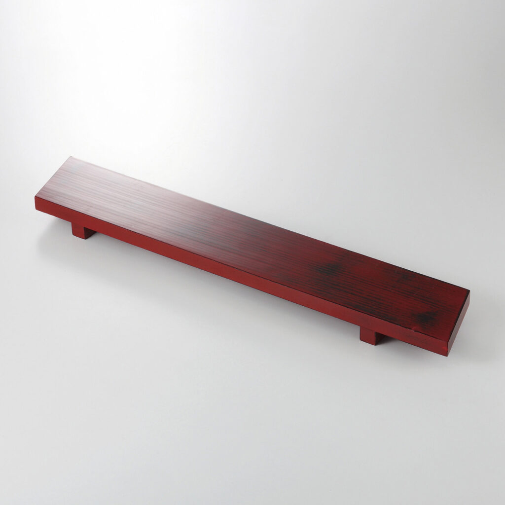 盛器 （朱／黒入）