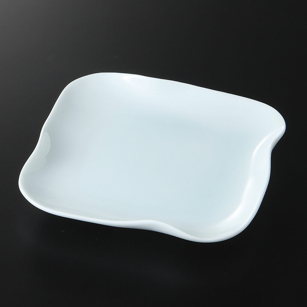 イルタ青白磁 9cmナデ角小皿